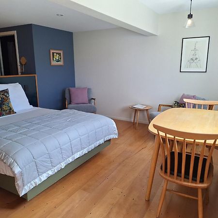 Kowhai Studio -Private Opposite Golf Course In Central Wanaka Bagian luar foto